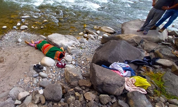 Enterraron los restos de la niña de Toraya que murió en el rio Chalhuanca